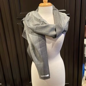 NWT 100% Fine Cashmere Unisex scarf